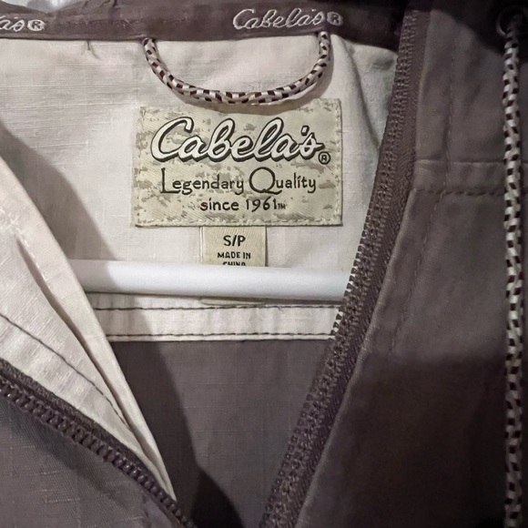 Women’s tan Cabela’s jacket. Size small. - Picture 5 of 5